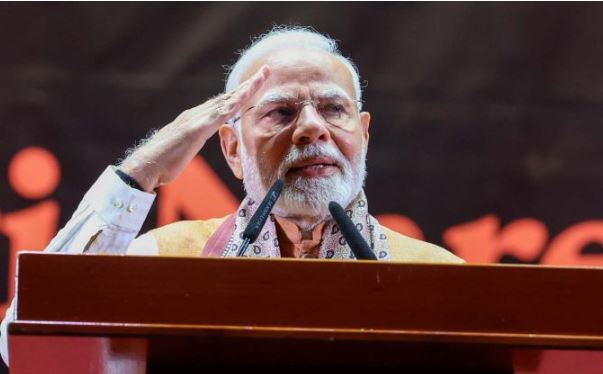 'पराक्रम दिवस पर पीएम मोदी ने बोस को दी श्रद्धांजलि | '